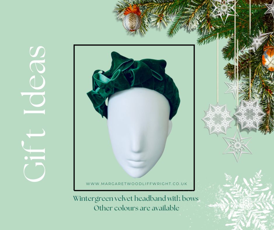 Wintergreen velvet headband with bows